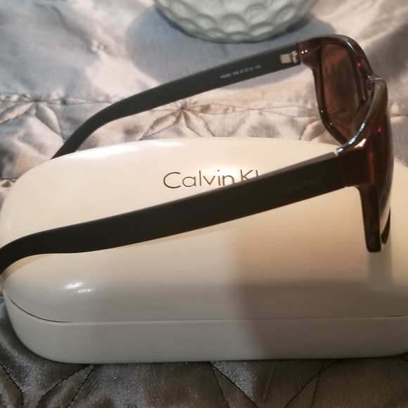 NEW Calvin Klein sunglasses - Picture 2 of 3